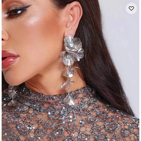 Zara Kate Middleton Famous Cascading Floral Earrings - Picture 2 of 16